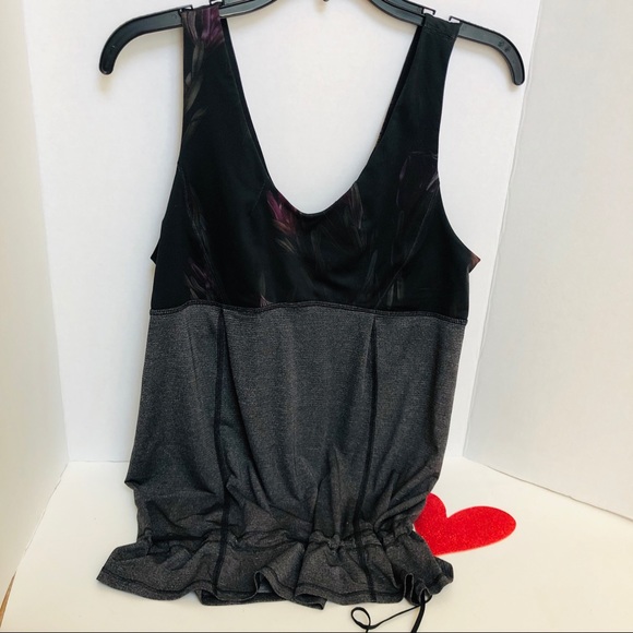 LULULEMON Athletics Sleeveless athletic top. - Picture 3 of 7